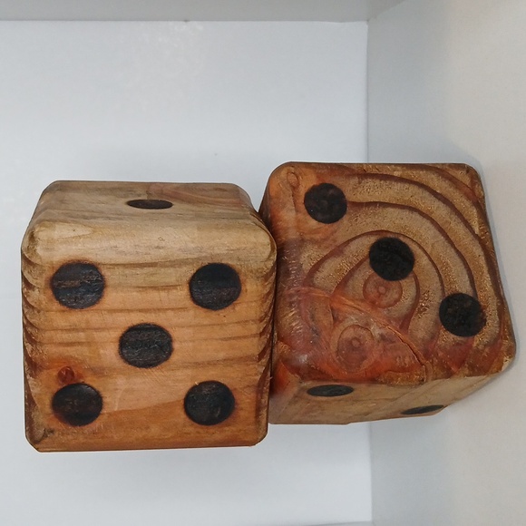 Pair Wooden Vtg‎ Folk Art Dice - Picture 5 of 6